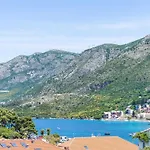 & Mara & Petrunjela - With Balcony And Sea View Cavtat