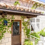 & Mara & Petrunjela - With Balcony And Sea View * Cavtat