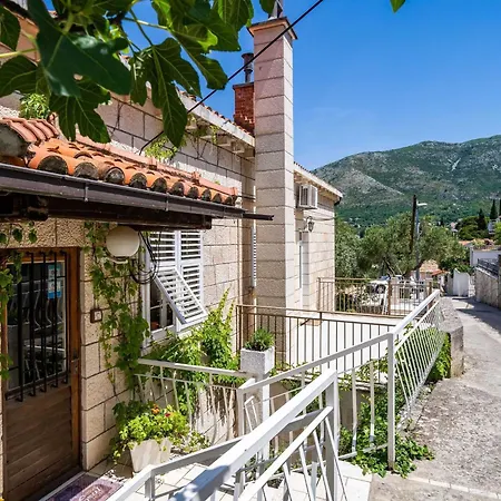 & Mara & Petrunjela - With Balcony And Sea View