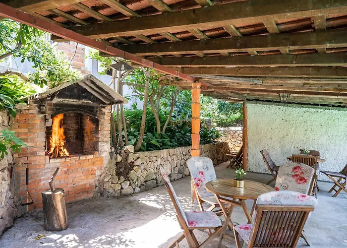 & Mara & Petrunjela - With Balcony And Sea View Apartament