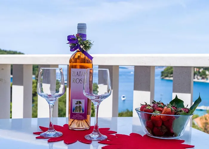 & Mara & Petrunjela - With Balcony And Sea View 公寓 察夫塔特