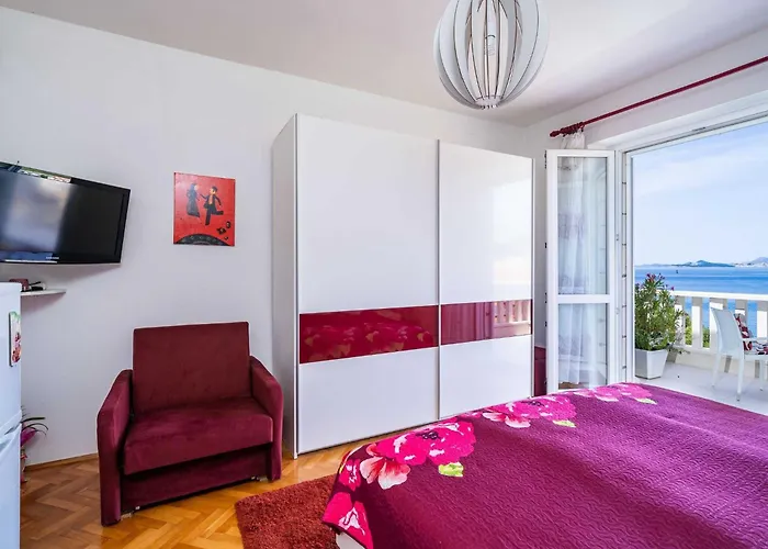 & Mara & Petrunjela - With Balcony And Sea View *