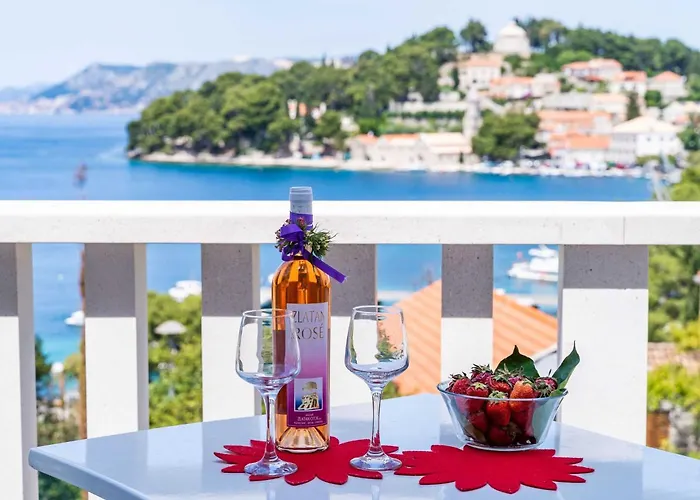 & Mara & Petrunjela - With Balcony And Sea View