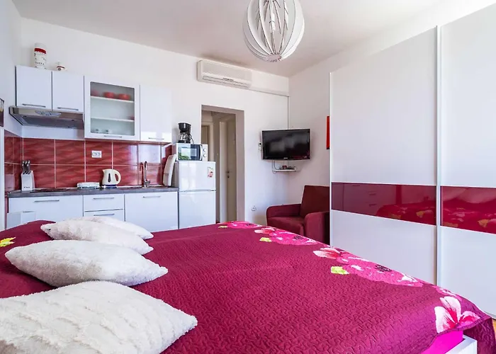 & Mara & Petrunjela - With Balcony And Sea View Apartament Cavtat