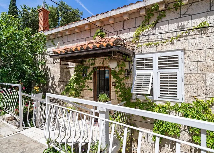 & Mara & Petrunjela - With Balcony And Sea View * 察夫塔特