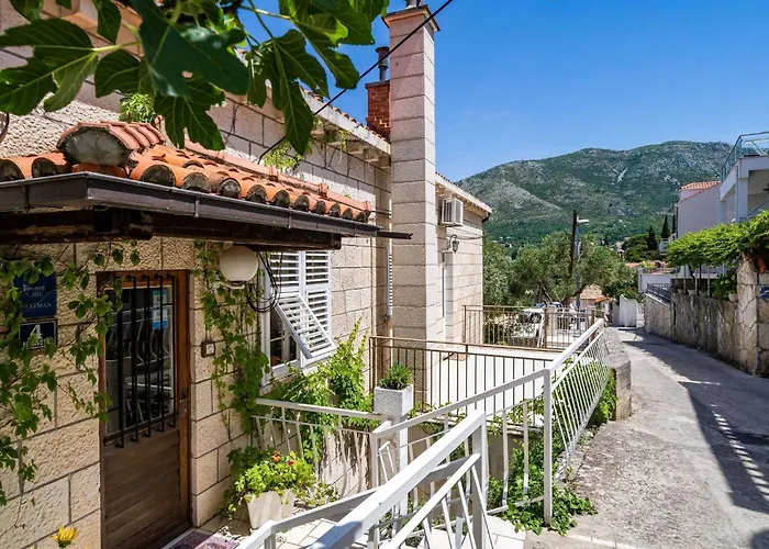 & Mara & Petrunjela - With Balcony And Sea View