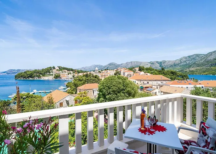 & Mara & Petrunjela - With Balcony And Sea View Apartament Cavtat