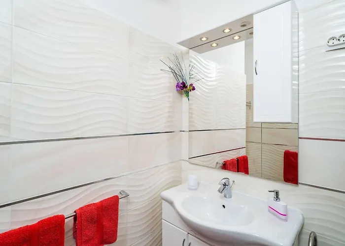 Apartament & Mara & Petrunjela - With Balcony And Sea View